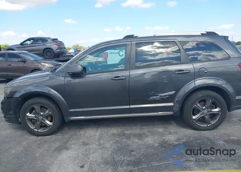 2015 Dodge Journey Crossroad z USA, uszkodzony, nr VIN 3C4PDCGB5FT719655